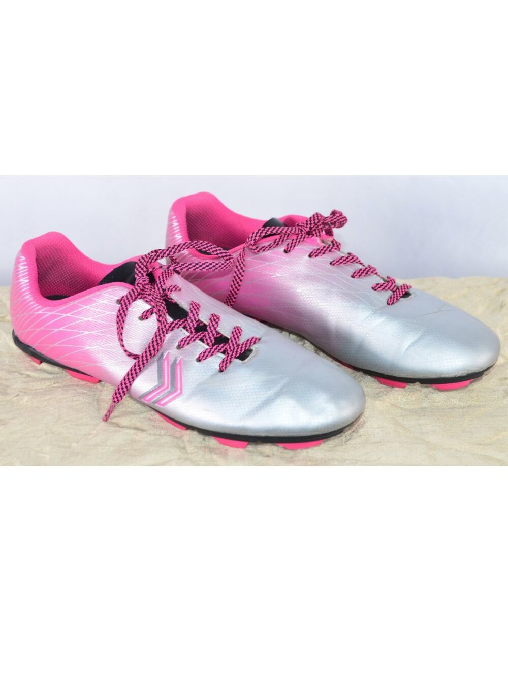 DSG Girls Soccer Cleats Silver/Pink Size 6